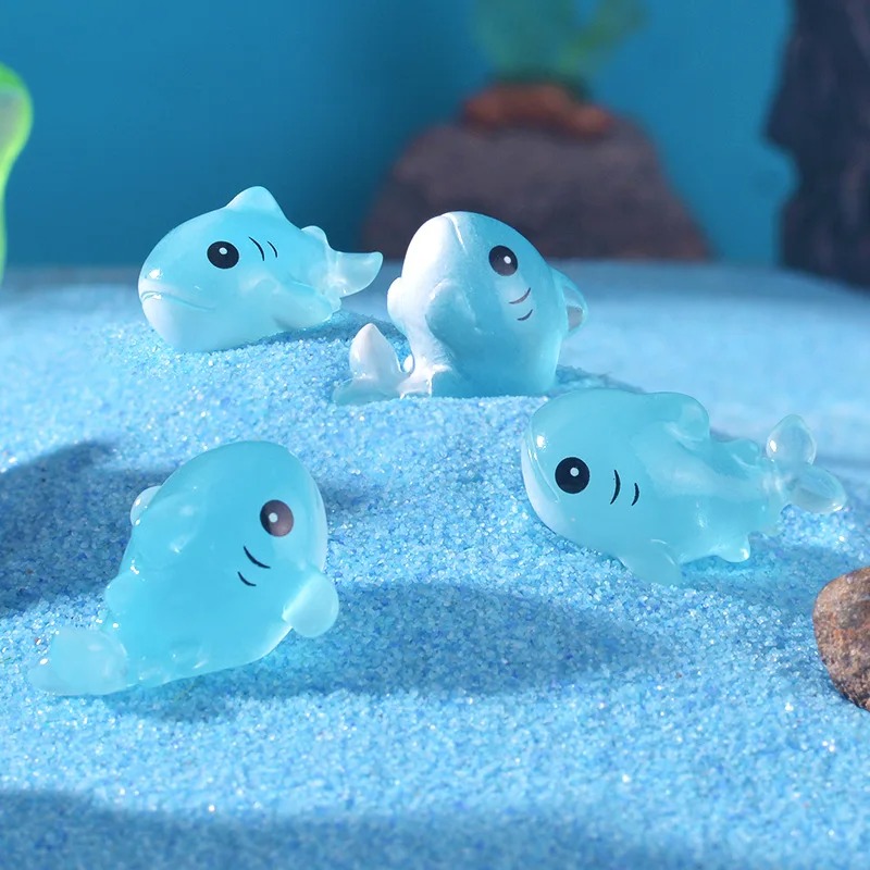 Aquarium Fish Shark - Набор из 4 светящихся фигурок акул: